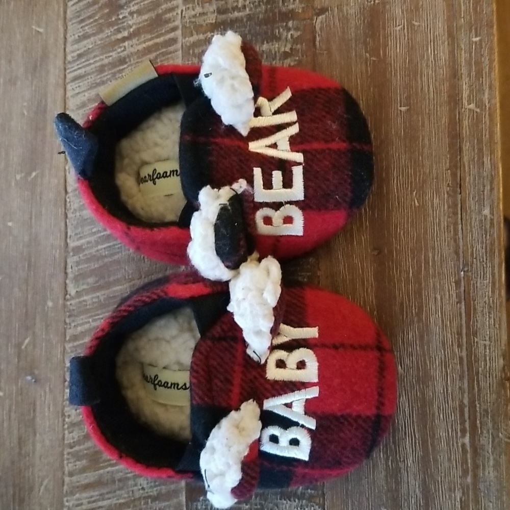 Infant buffalo plaid shoes size 3 to 6 months